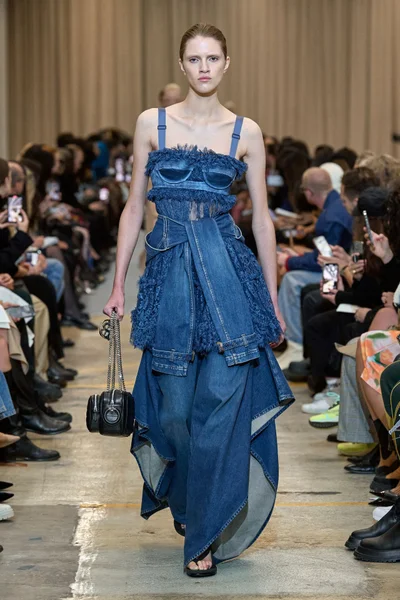 Look 17